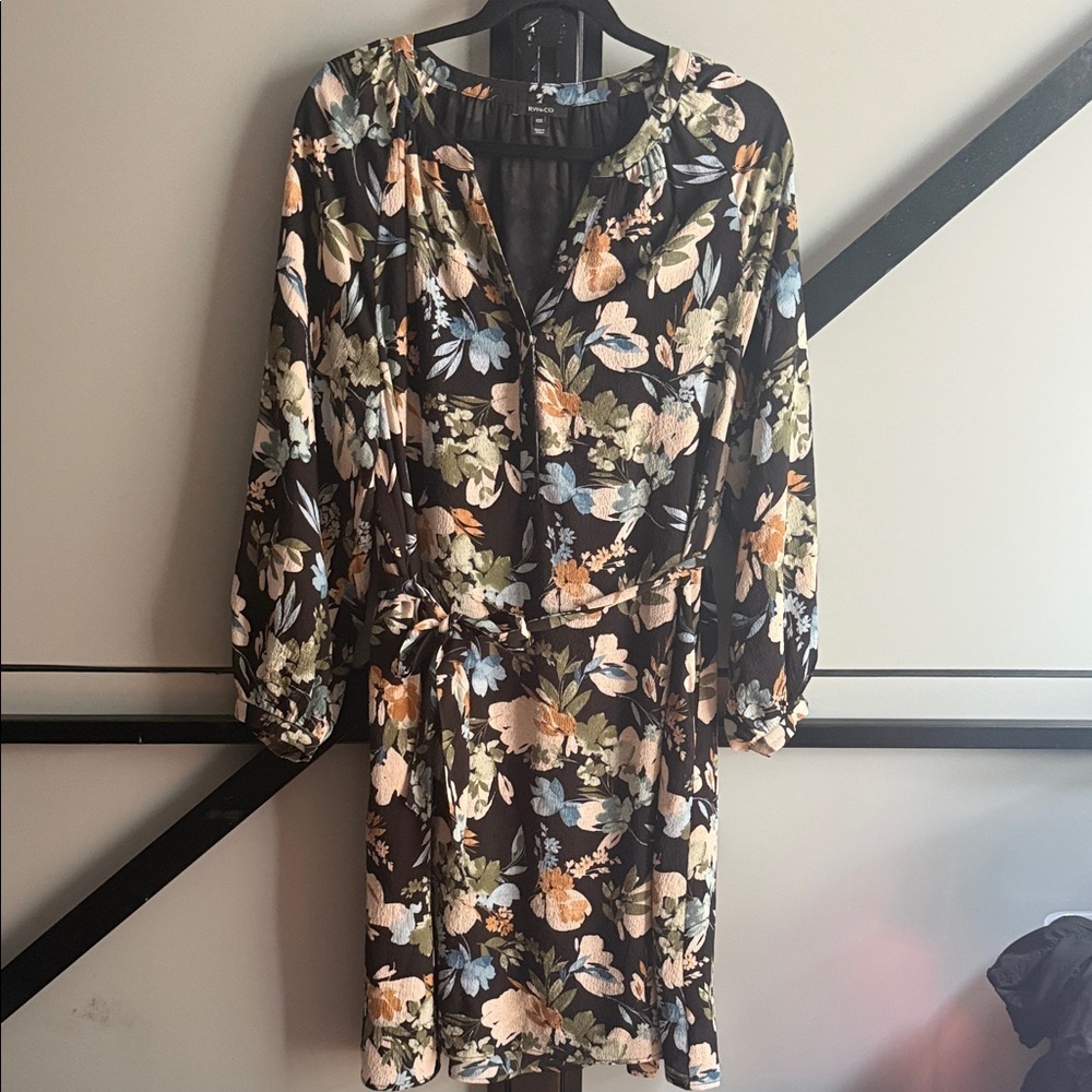 RW&CO. Black Floral Long Sleeve Dress w/ pockets - Medium